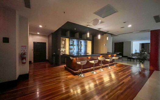 Apartamento de 2 habitaciones en venta en La Sabana, amplio y frente al parque COD#140678