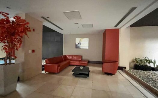 Apartamento de 2 habitaciones en venta en La Sabana, amplio y frente al parque COD#140678