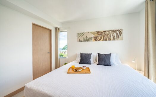 NUEVO!! Apartamento en el piso 16 con vista panorámica a las montañas – Viva Jacó 3 habitaciones 2 baños Cod. 140222