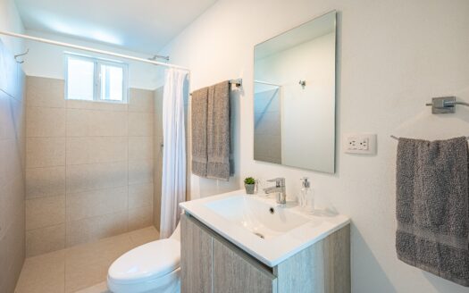 NUEVO!! Apartamento en el piso 16 con vista panorámica a las montañas – Viva Jacó 3 habitaciones 2 baños Cod. 140222