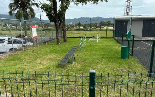 NUEVO!! Apartamento en el piso 16 con vista panorámica a las montañas – Viva Jacó 3 habitaciones 2 baños Cod. 140222