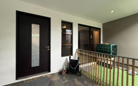 Hermosa Casa de 5 Habitaciones, con Acabados Modernos, Concepto Abierto y Patio con Zona Verde en Goicoechea COD 140285