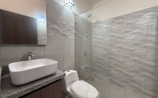 Hermosa Casa Para Estrenar, de 2 Plantas y con Finos y Modernos Acabados, en Condominio en Patalillo de Coronado COD 140369