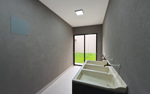 Hermosa Casa Para Estrenar, de 2 Plantas y con Finos y Modernos Acabados, en Condominio en Patalillo de Coronado COD 140369