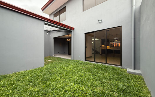 Casa para Estrenar, de 2 Plantas, Moderna y Llena de Luz Natural, en Condominio, Patalillo de Coronado COD 140331