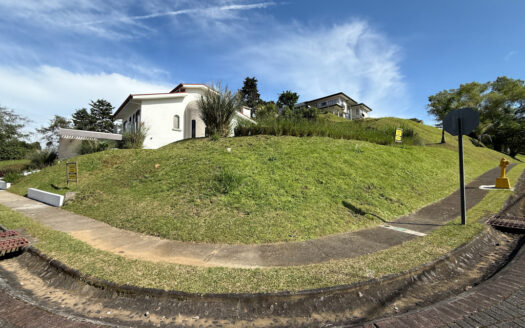 Venta de Lote Esquinero de 646 m2, en Condominio Rodeado de Naturaleza, Tranquilidad y Seguridad en Mata de Plátano, Goicoechea COD 140090