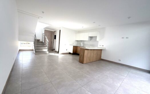 Casa en Venta en Santo Domingo de Heredia, con Amenidades y Financiamiento Total. Código 139980