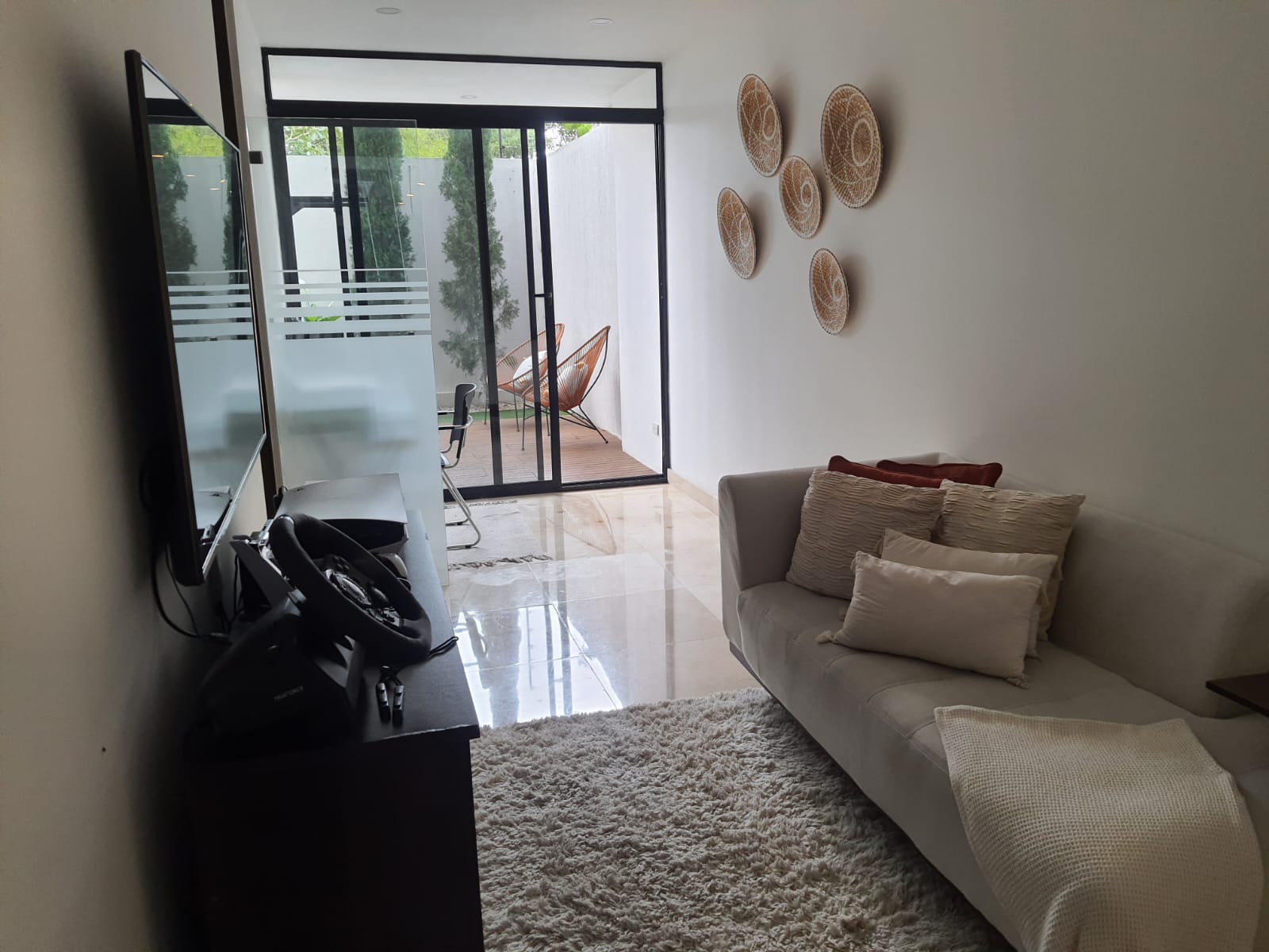 Viva en Escazú Oportunidad de Alquiler !!! Casa espaciosa y con increíbles vistas, en condominio. Cód 145105